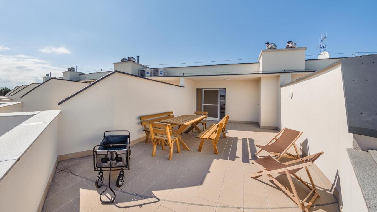 Apartamenty Sun & Snow Bursztynowe Osiedle Jantar - Otoczone Lasem, Plac Zabaw Exteriör bild